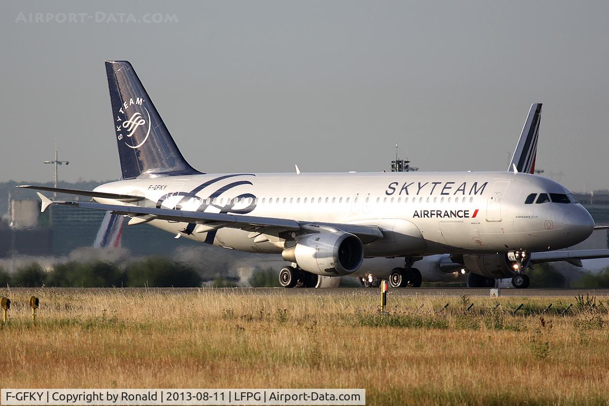 F-GFKY, 1991 Airbus A320-211 C/N 0285, at cdg