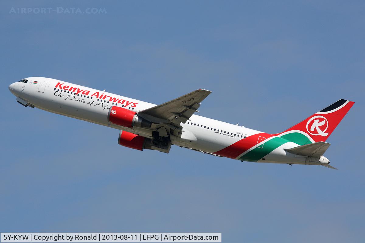 5Y-KYW, 2000 Boeing 767-319 C/N 30586, at cdg