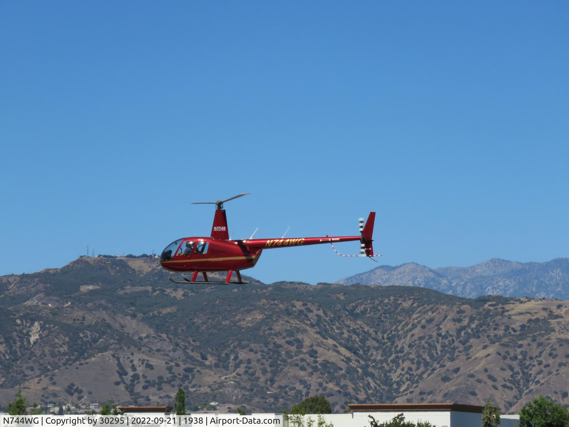 N744WG, 2007 Robinson R44 II C/N 11635, En-route to west-side