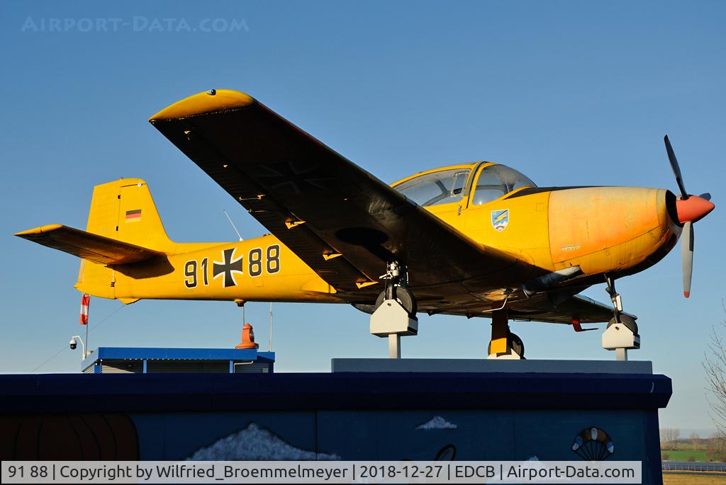 91 88, Focke-Wulf-Piaggo 149D C/N 272, Shown at Ballenstedt Airfield (Germany - Saxony-Anhalt).