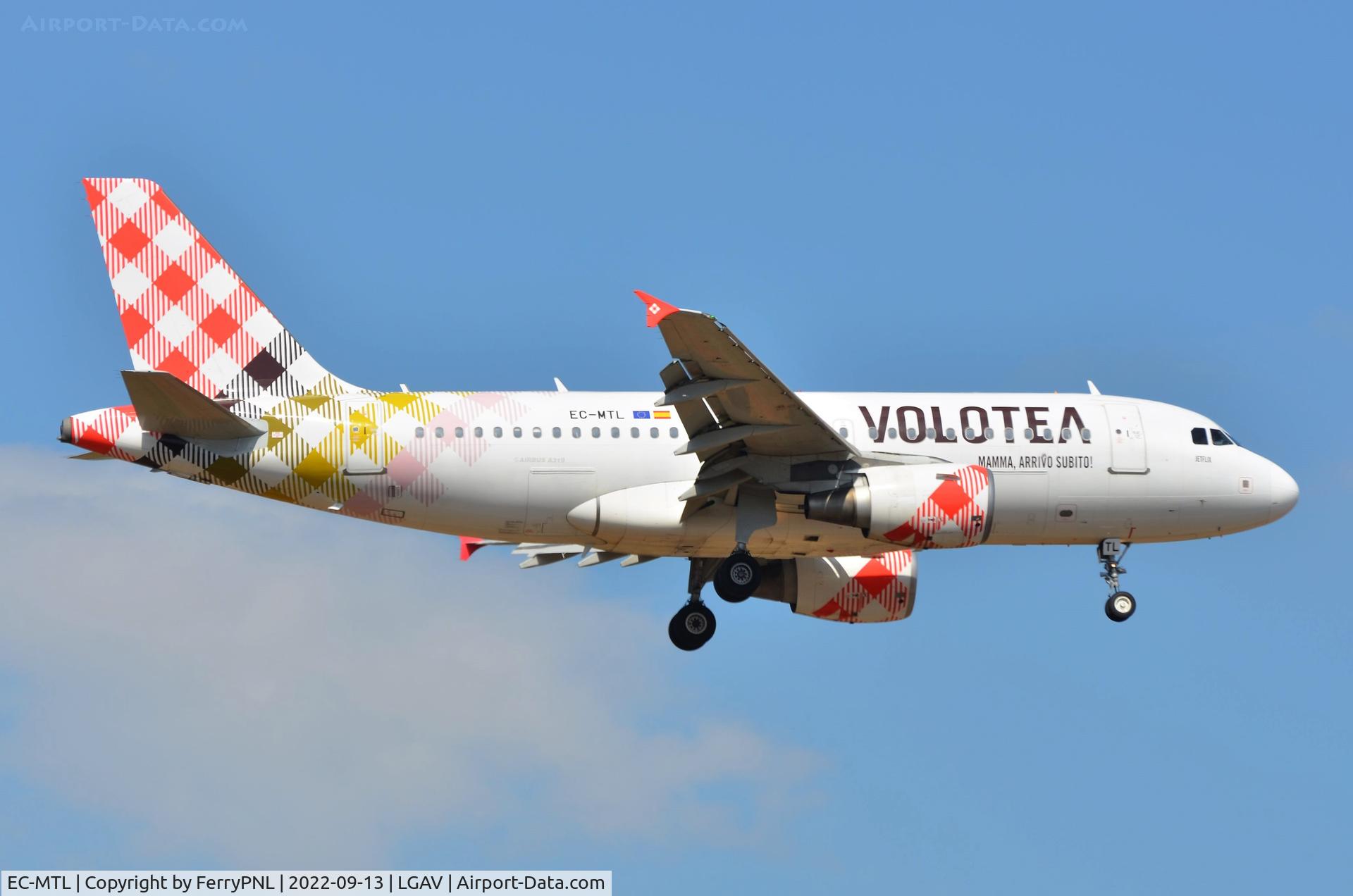 EC-MTL, 2003 Airbus A319-111 C/N 2053, Volotea Airlines A319 landing
