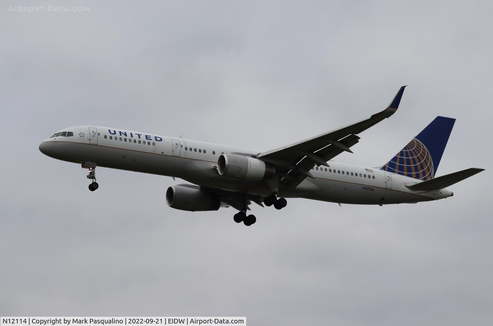N12114, 1995 Boeing 757-224 C/N 27556, Boeing 757-224