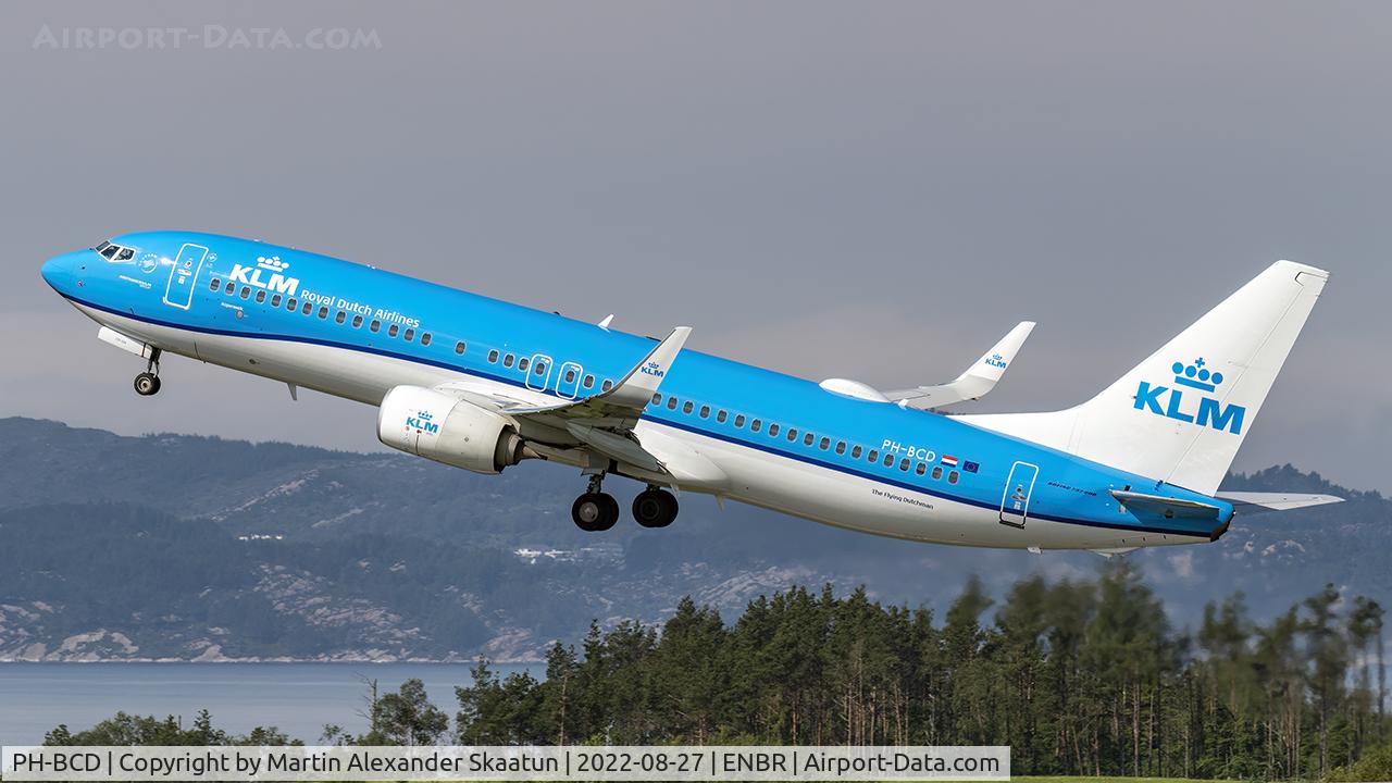 PH-BCD, 2013 Boeing 737-8K2 C/N 42149, Takeoff rwy. 17.