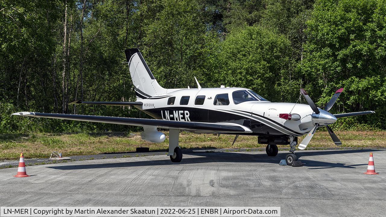LN-MER, 2014 Piper PA-46-500TP Malibu Meridian C/N 4697550, Parked.
