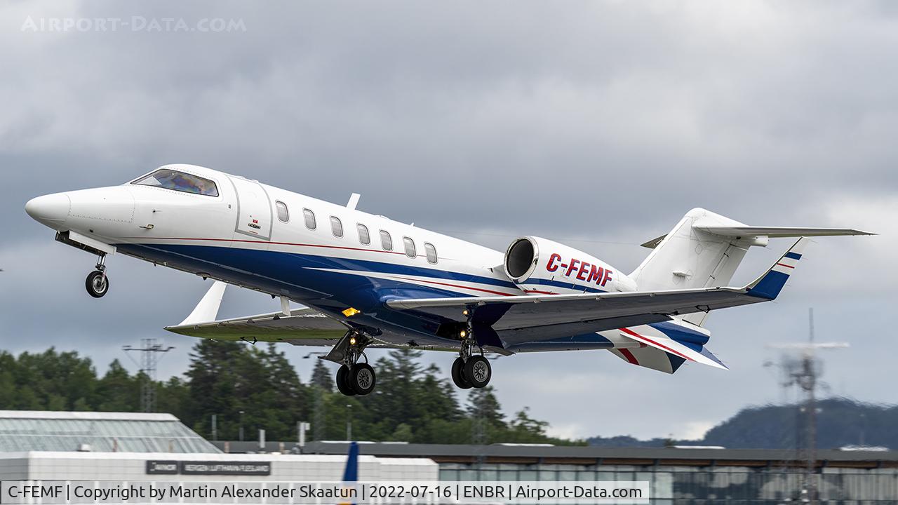 C-FEMF, Learjet 40 C/N 45-2116, Takeoff rwy. 35.