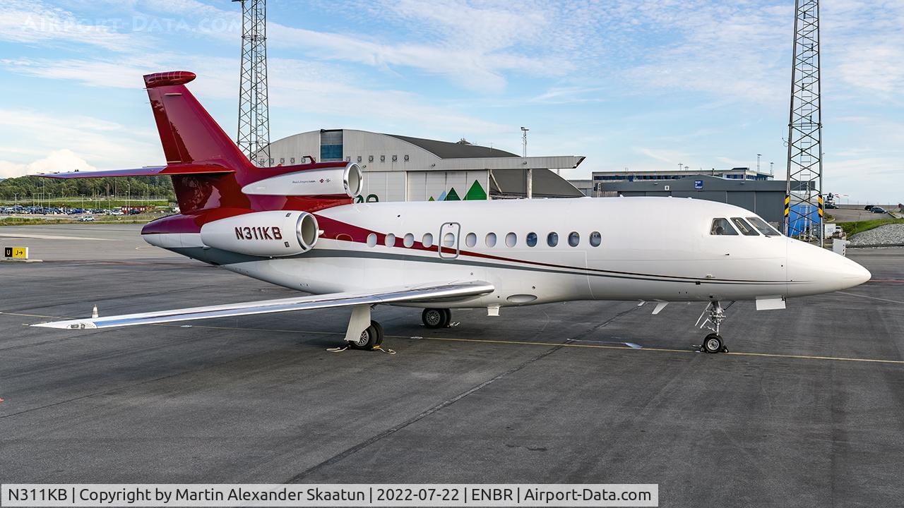 N311KB, 2004 Dassault 900EX C/N 135, Parked.