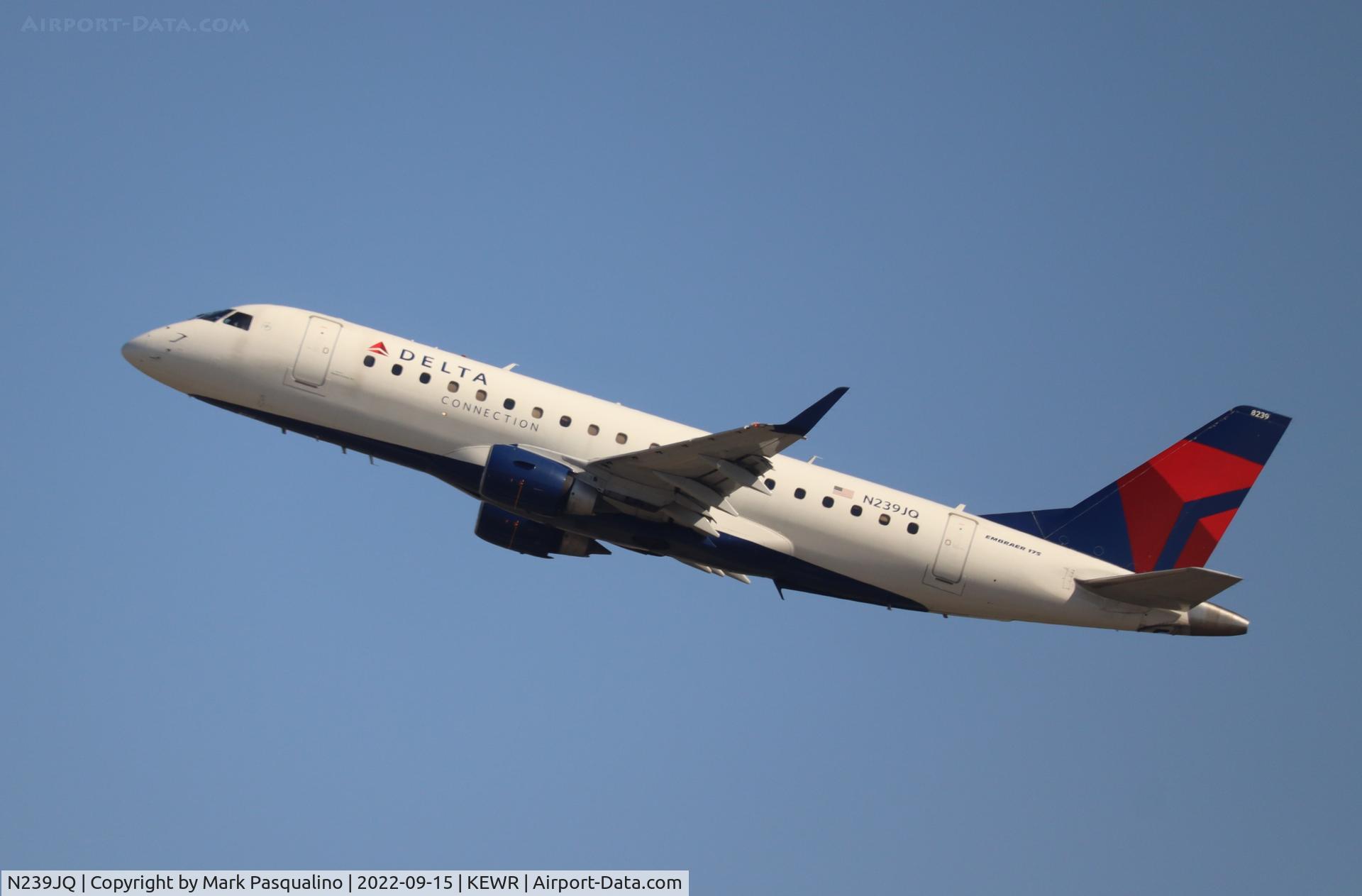 N239JQ, 2008 Embraer ERJ-170-200LR C/N 17000244, ERJ-170-200LR