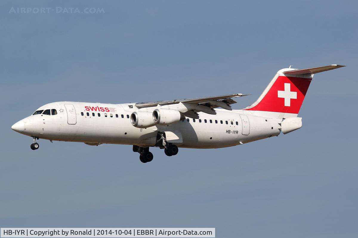 HB-IYR, 2001 British Aerospace Avro 146-RJ100 C/N E3382, at bru