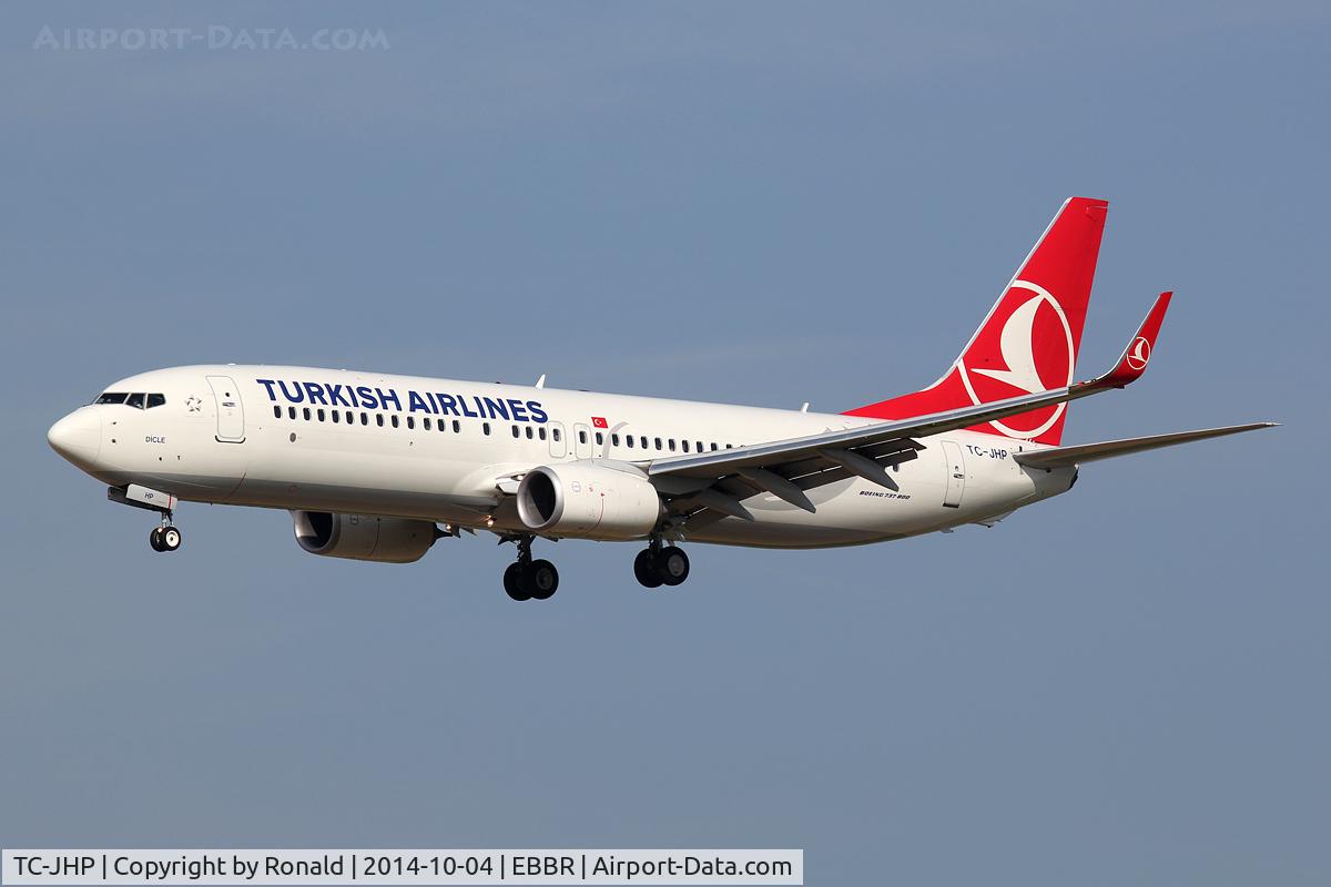 TC-JHP, 2012 Boeing 737-8F2 C/N 42000, at bru