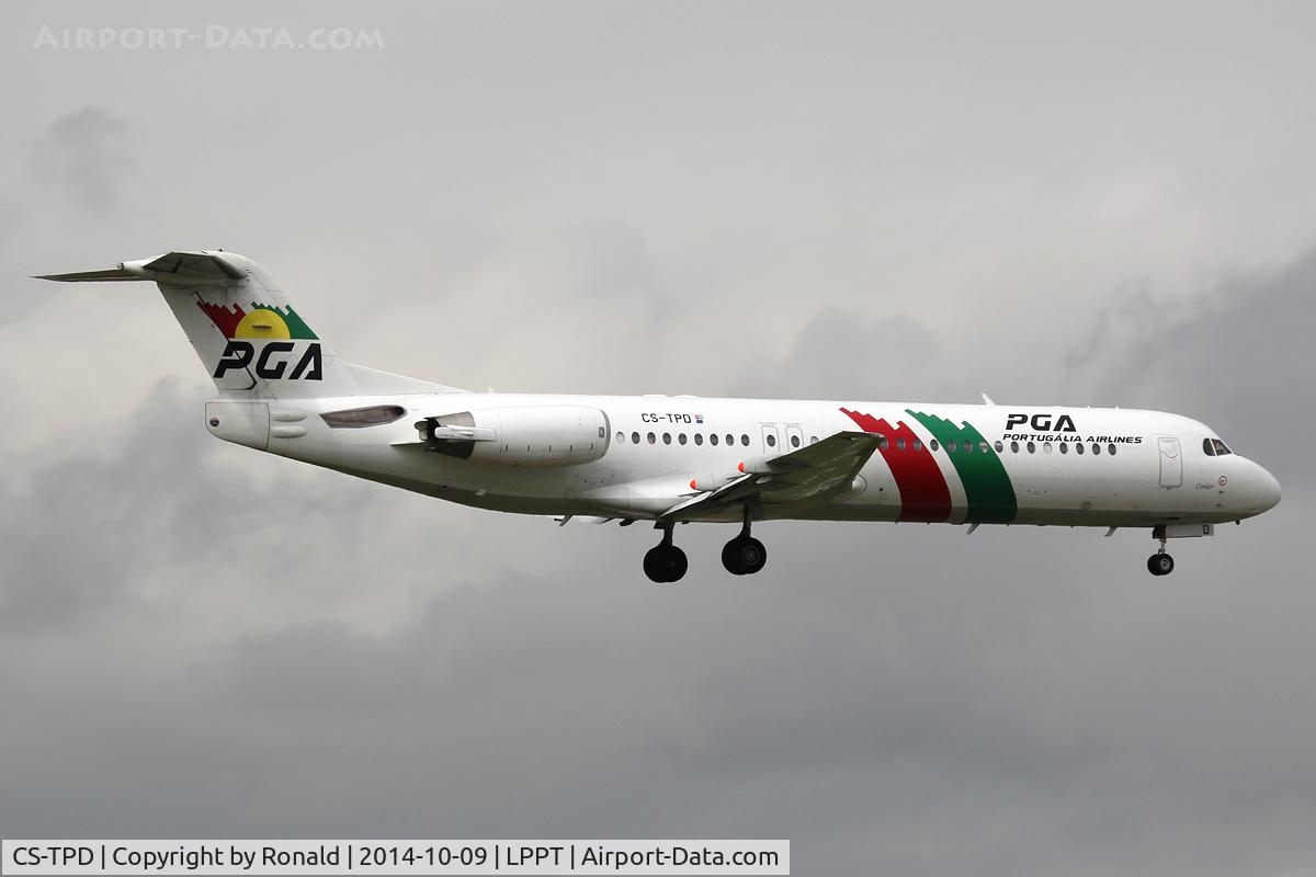 CS-TPD, 1991 Fokker 100 (F-28-0100) C/N 11317, at lis