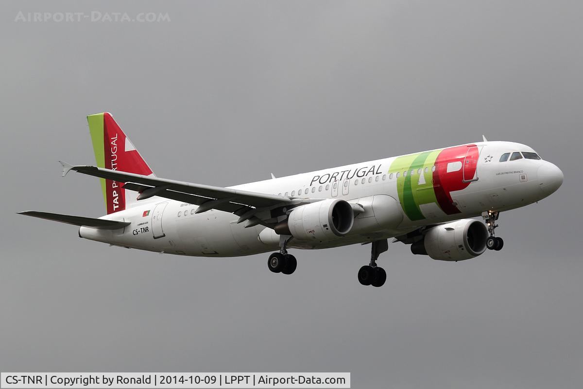 CS-TNR, 2009 Airbus A320-214 C/N 3883, at lis
