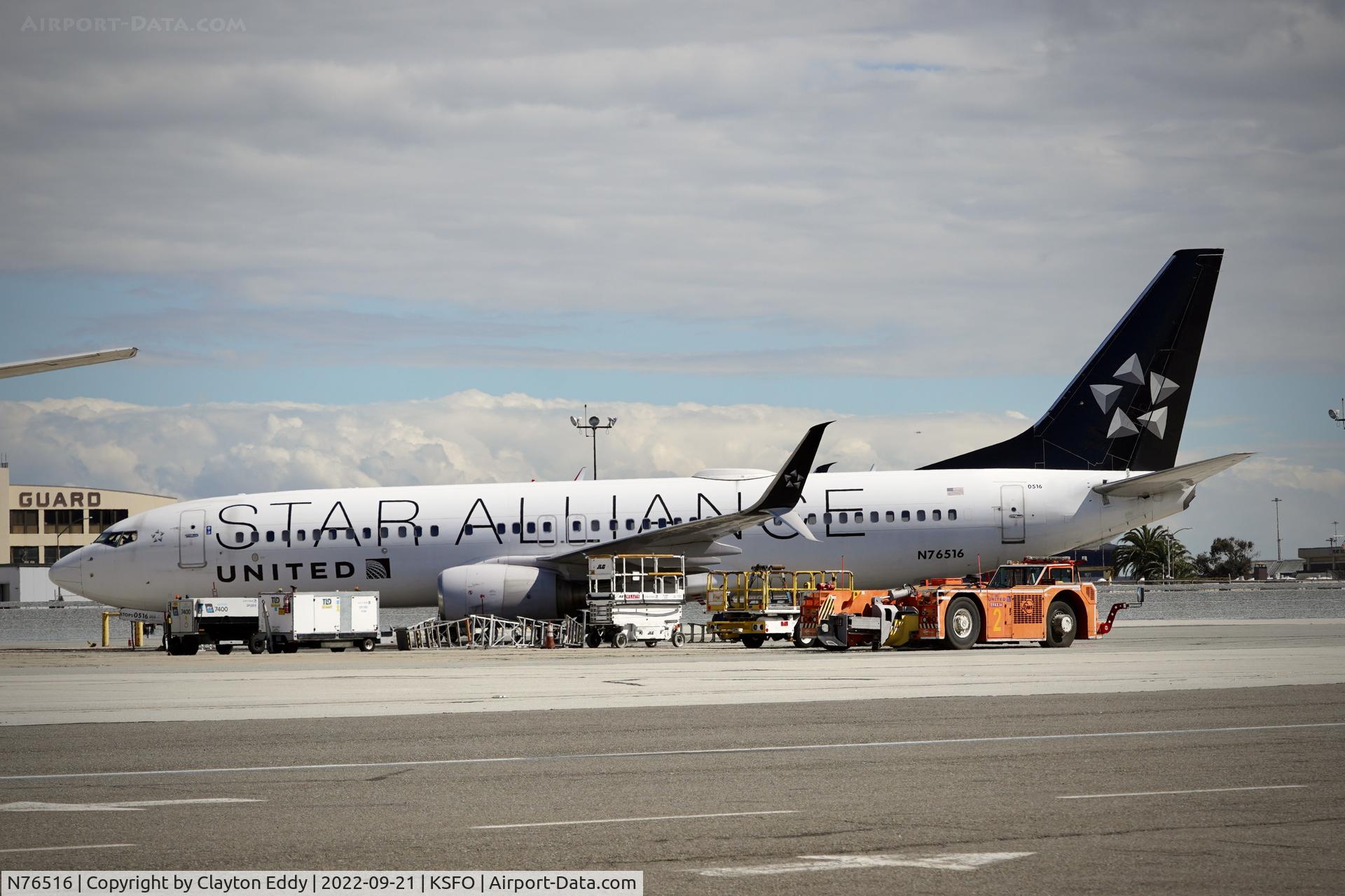 N76516, 2008 Boeing 737-824 C/N 37096, SFO 2022.