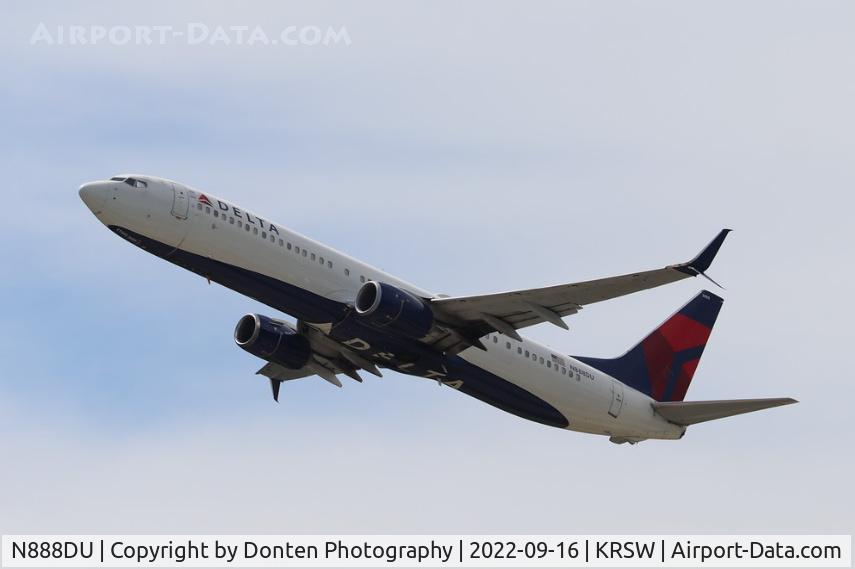 N888DU, 2017 Boeing 737-932/ER C/N 31999, Delta Flight 2361 departs Runway 6 at Southwest Florida International Airport enroute to Minneapolis-St Paul International Airport