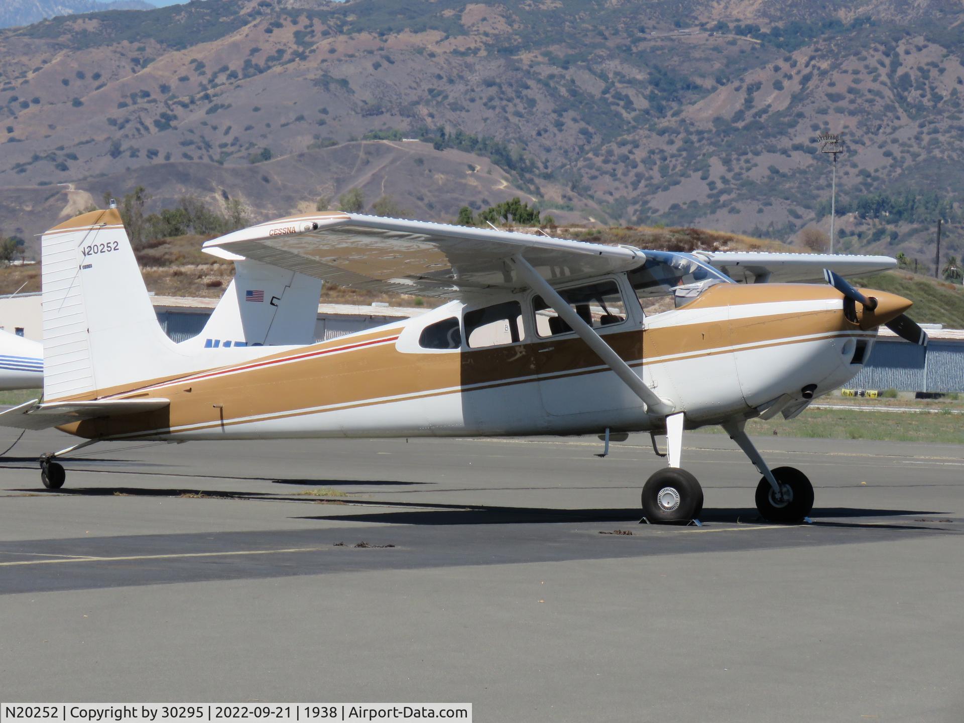 N20252, 1981 Cessna 180K Skywagon C/N 18053183, Parked