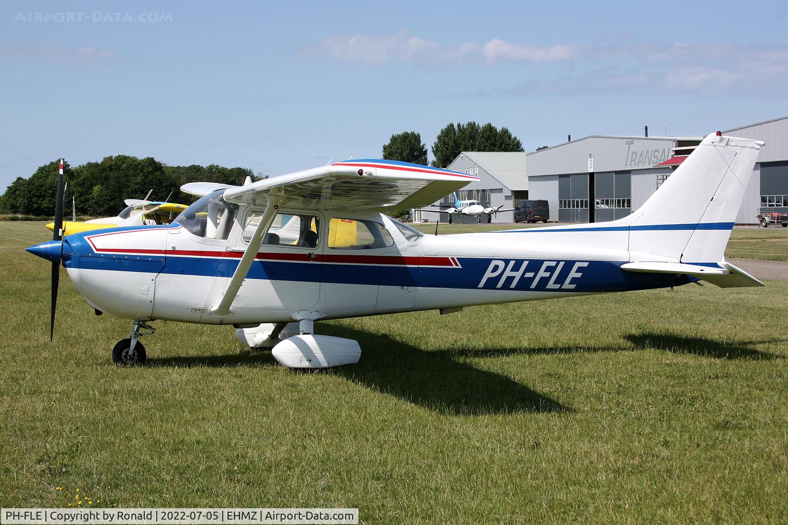 PH-FLE, 1977 Reims F172N Skyhawk C/N 1553, at ehmz