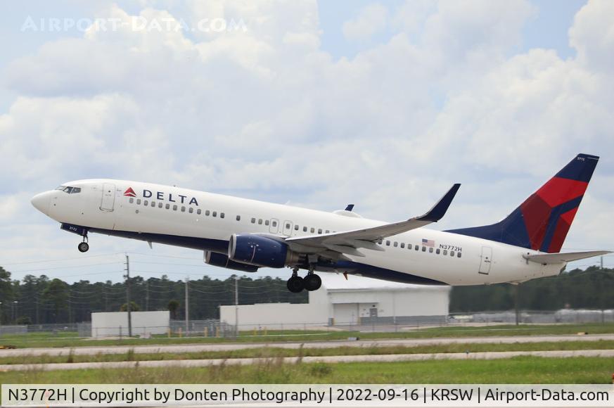 N3772H, 2010 Boeing 737-832 C/N 30823, Delta Flight 1516 departs Runway 6 at Southwest Florida International Airport enroute to John F Kennedy International Airport