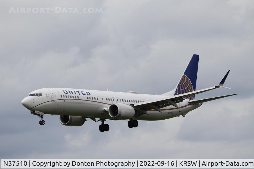 N37510, 2019 Boeing 737-9 MAX C/N 43445, United Flight 2601 arrives on Runway 6 at Southwest Florida International Airport following flight from Denver International Airport