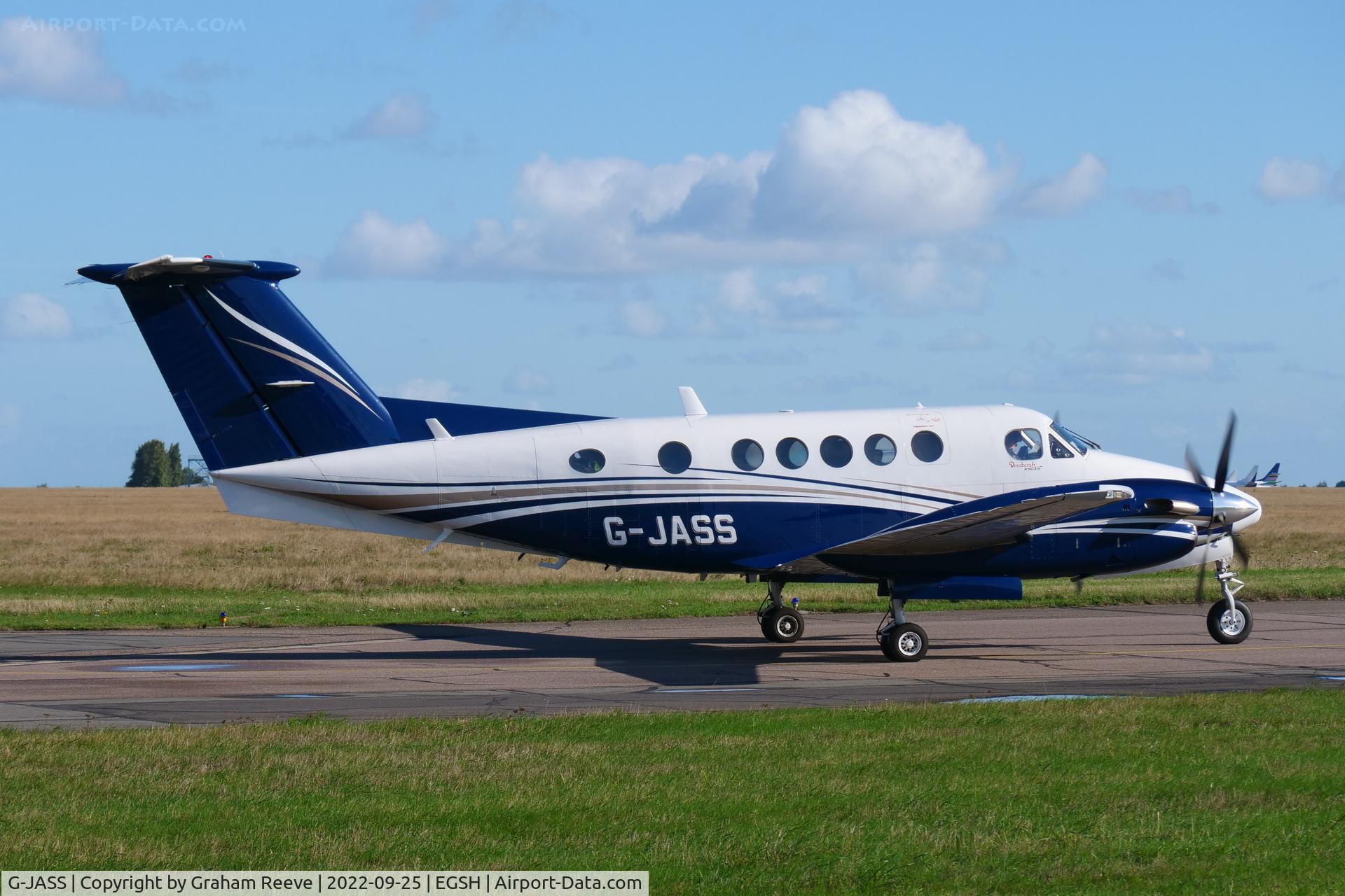 G-JASS, 1981 Beechcraft B200 Super King Air C/N BB-983, Departing from Norwich.