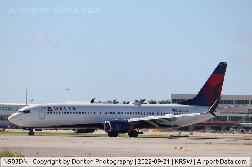 N903DN, 2018 Boeing 737-932/ER C/N 32007, Delta Flight 2118 arrives on Runway 6 at Southwest Florida International Airport following flight from Detroit Metro Airport