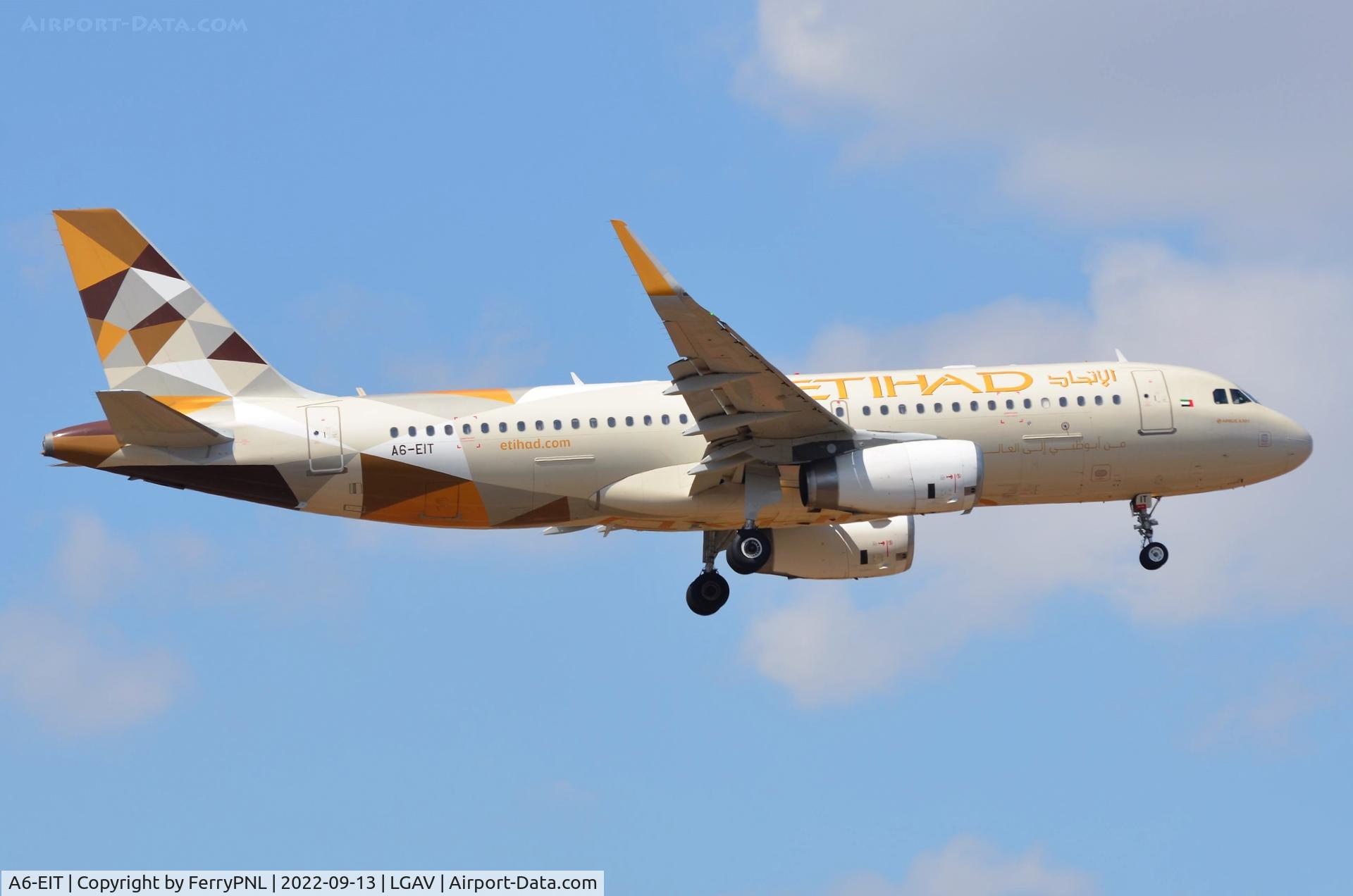 A6-EIT, 2013 Airbus A320-232 C/N 5791, Etihad A320 landing in ATH