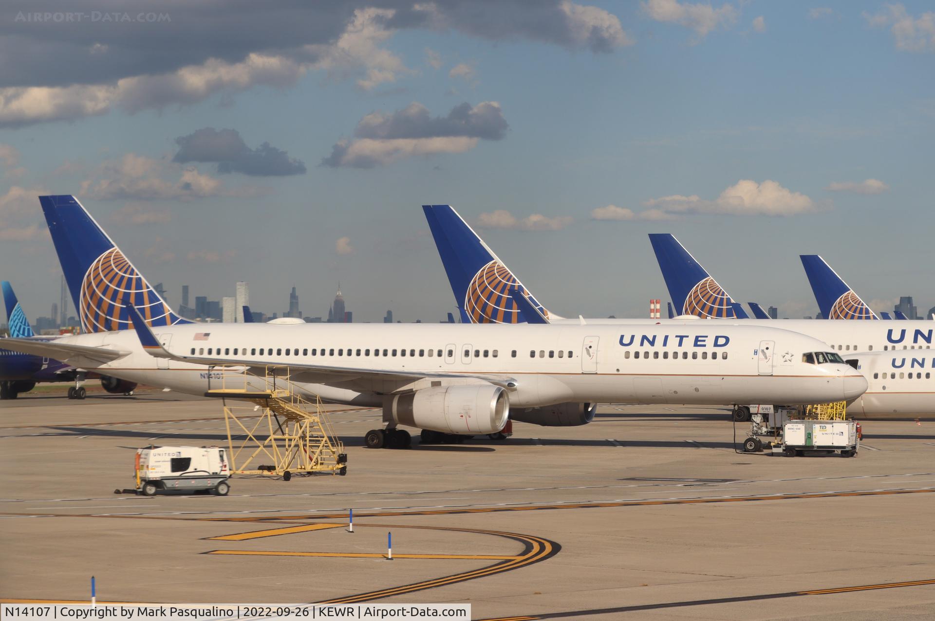 N14107, 1994 Boeing 757-224 C/N 27297, Boeing 757-224
