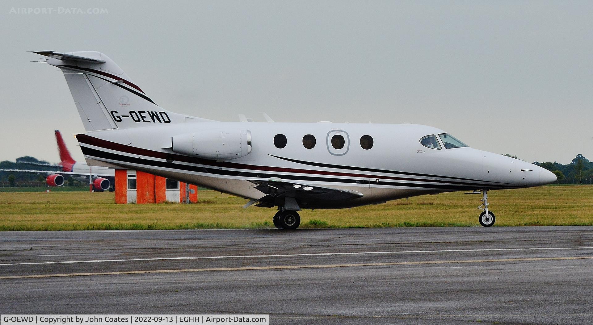 G-OEWD, 2005 Beech 390 Premier I C/N RB-126, Taxiing to depart