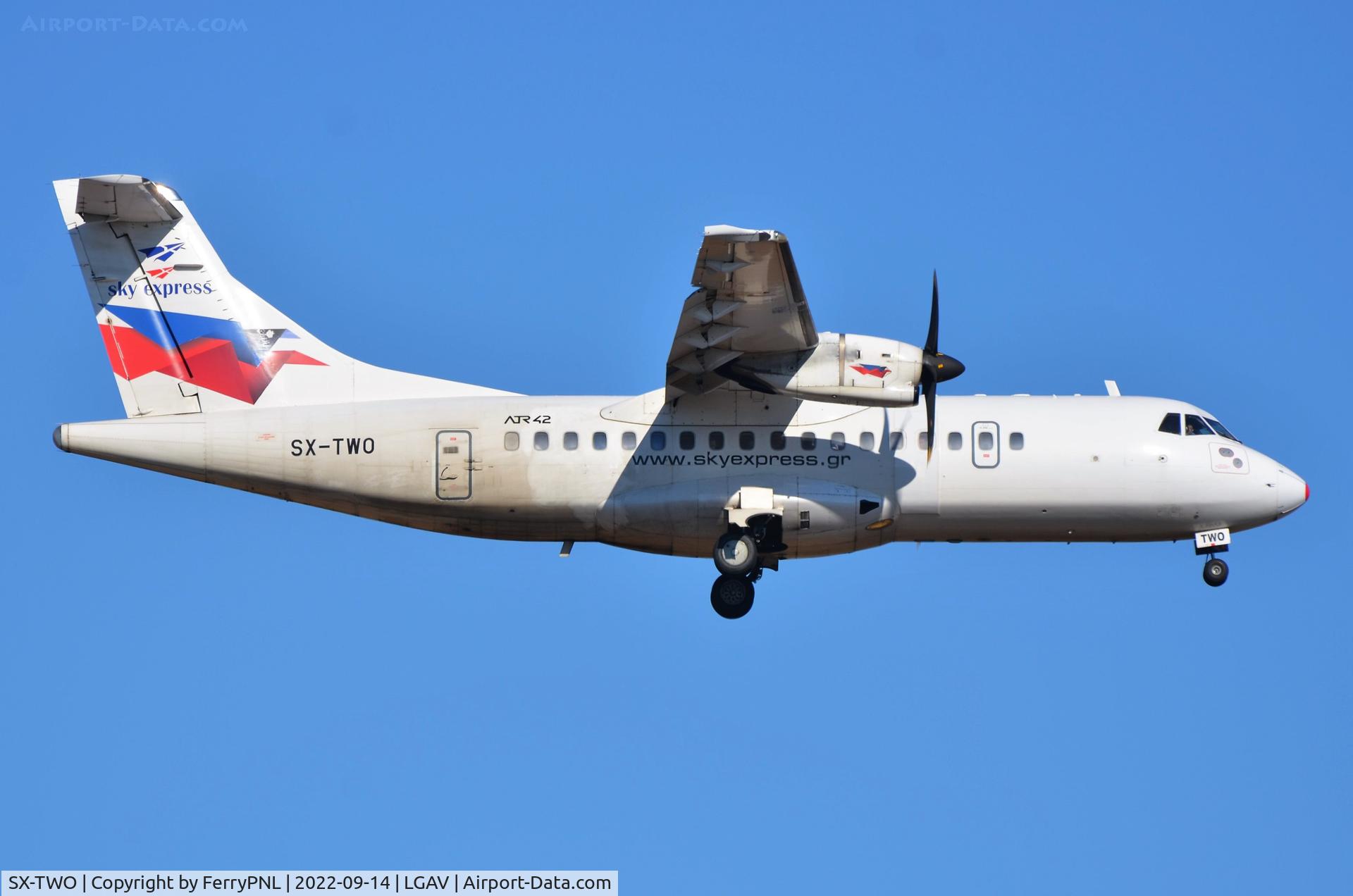 SX-TWO, 1996 ATR 42-500 C/N 516, Ship 2 of Sky Express landing