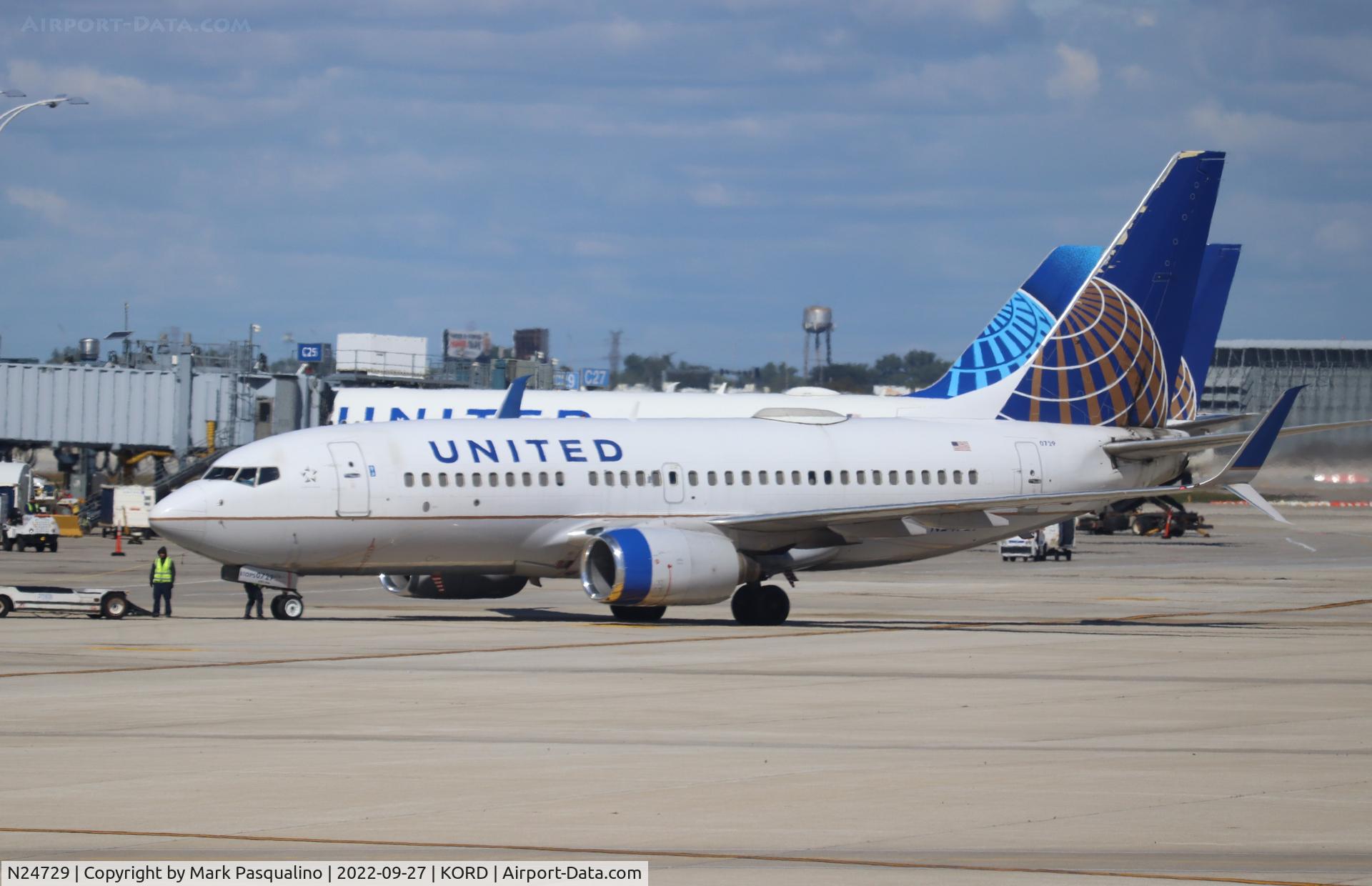 N24729, 1999 Boeing 737-724 C/N 28945, Boeing 737-724