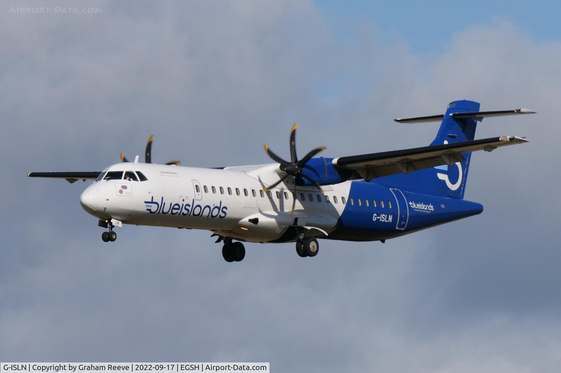 G-ISLN, 2009 ATR 72-212A C/N 884, Landing at Norwich.