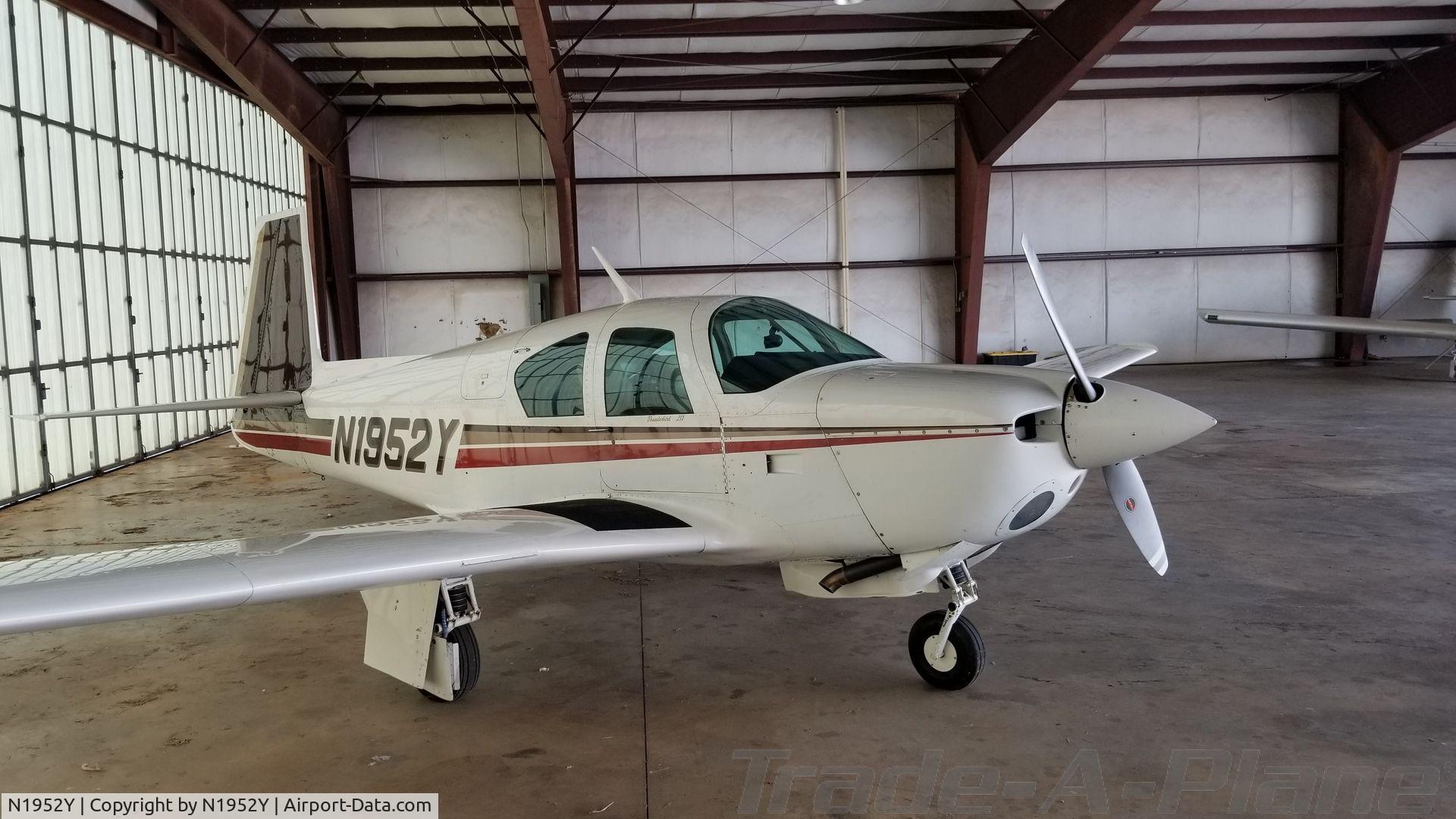 N1952Y, 1964 Mooney M20E C/N 259, 1964 Mooney M20E