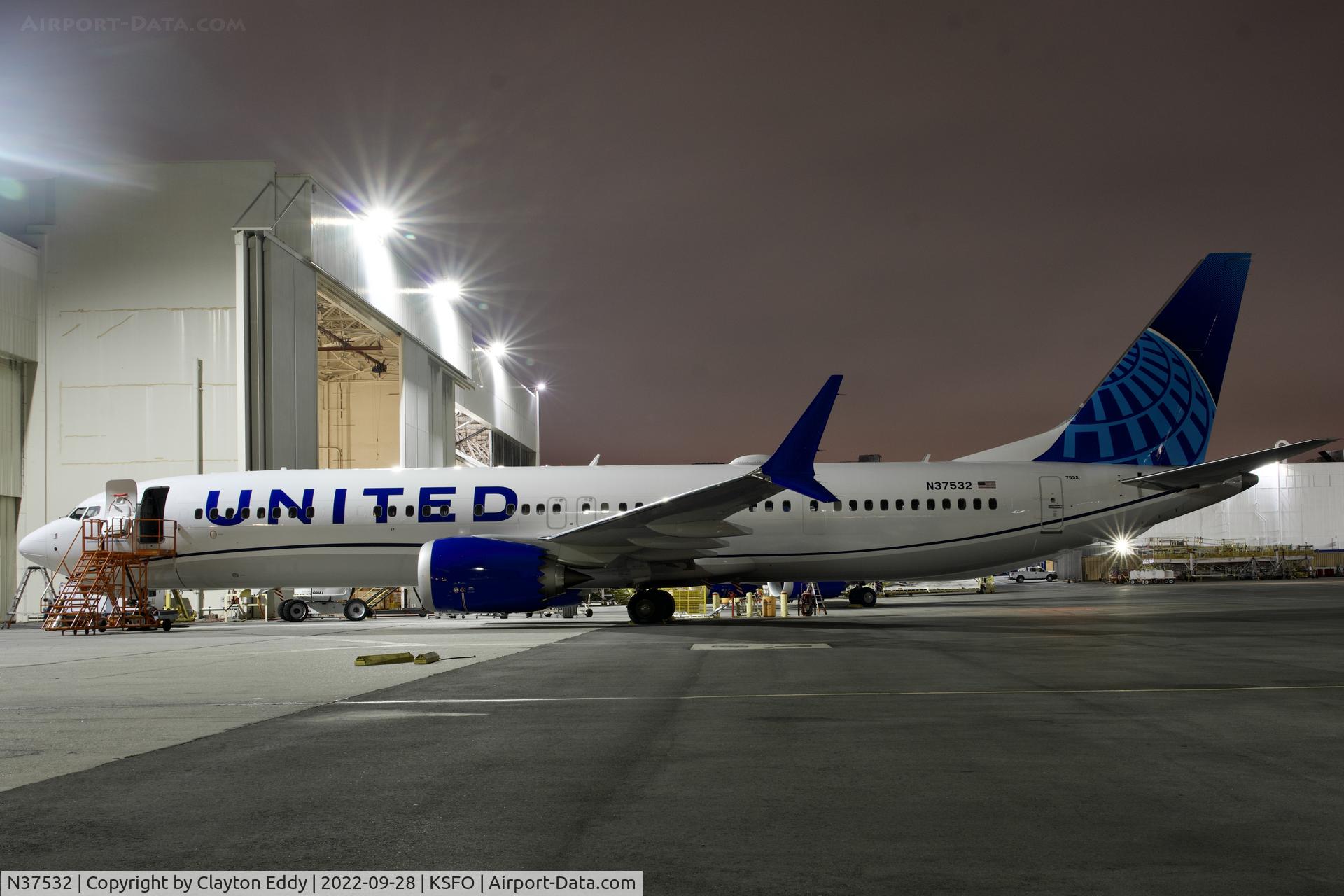 N37532, 2022 Boeing 737-9 MAX C/N 64453, SFO 2022.