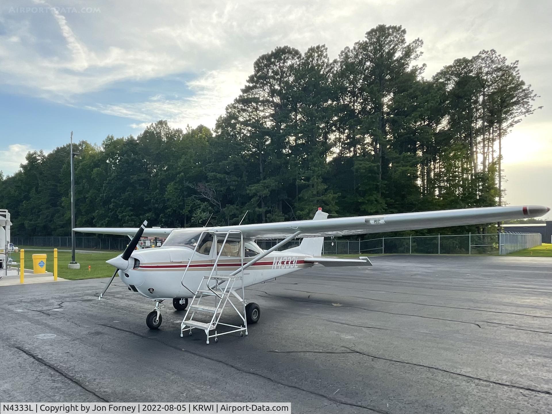 N4333L, 1966 Cessna 172G C/N 17254402, Fueling up at RWI