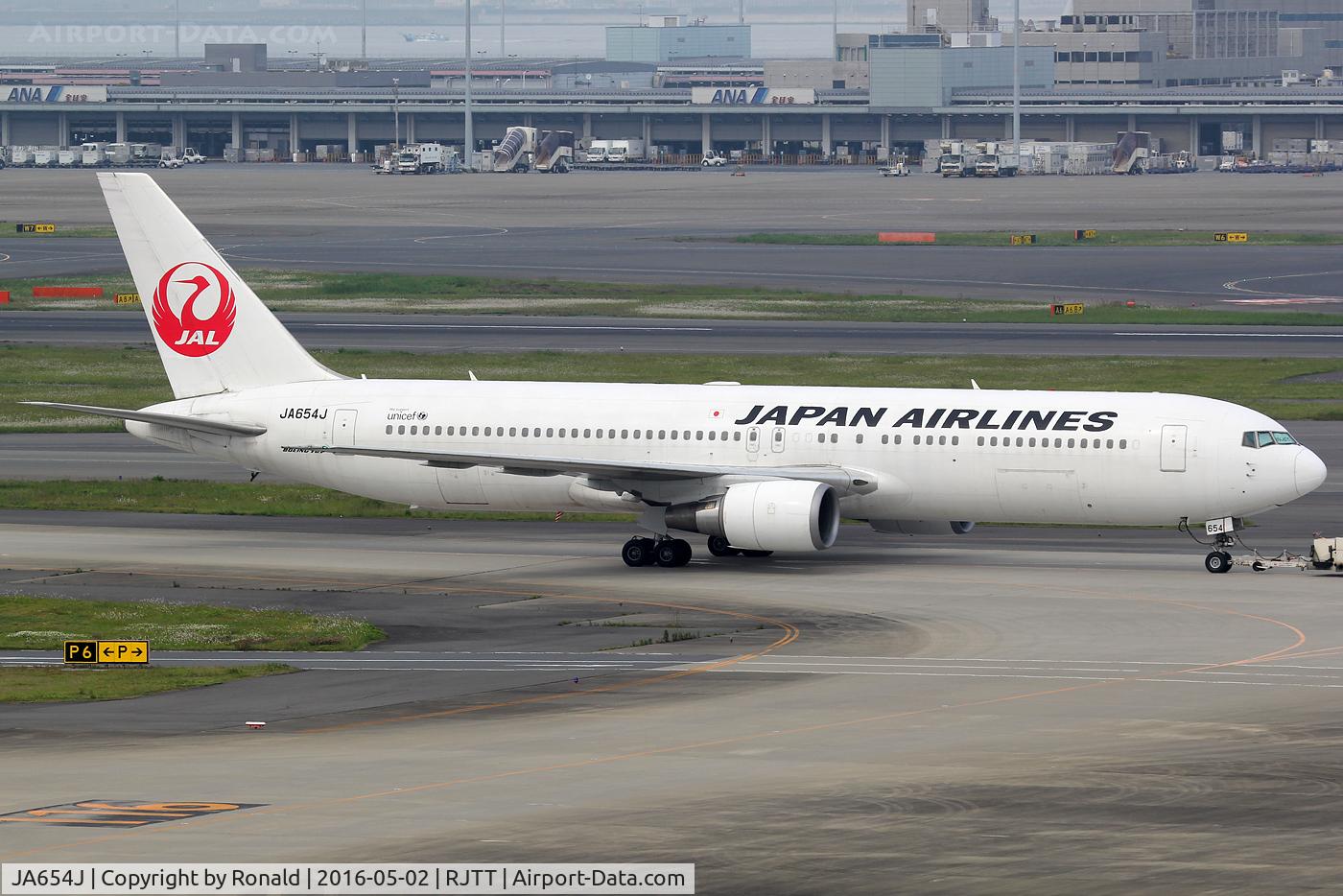 JA654J, 2010 Boeing 767-346/ER C/N 40366, at hnd