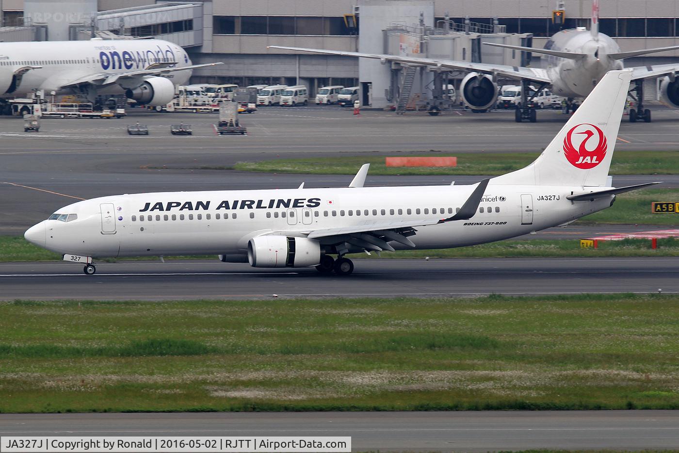 JA327J, 2010 Boeing 737-846 C/N 35356, at hnd