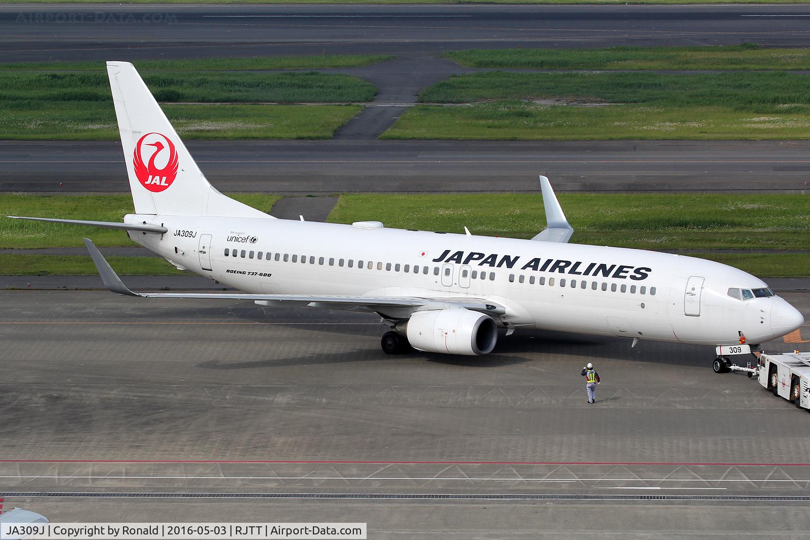 JA309J, 2008 Boeing 737-846 C/N 35338, at hnd