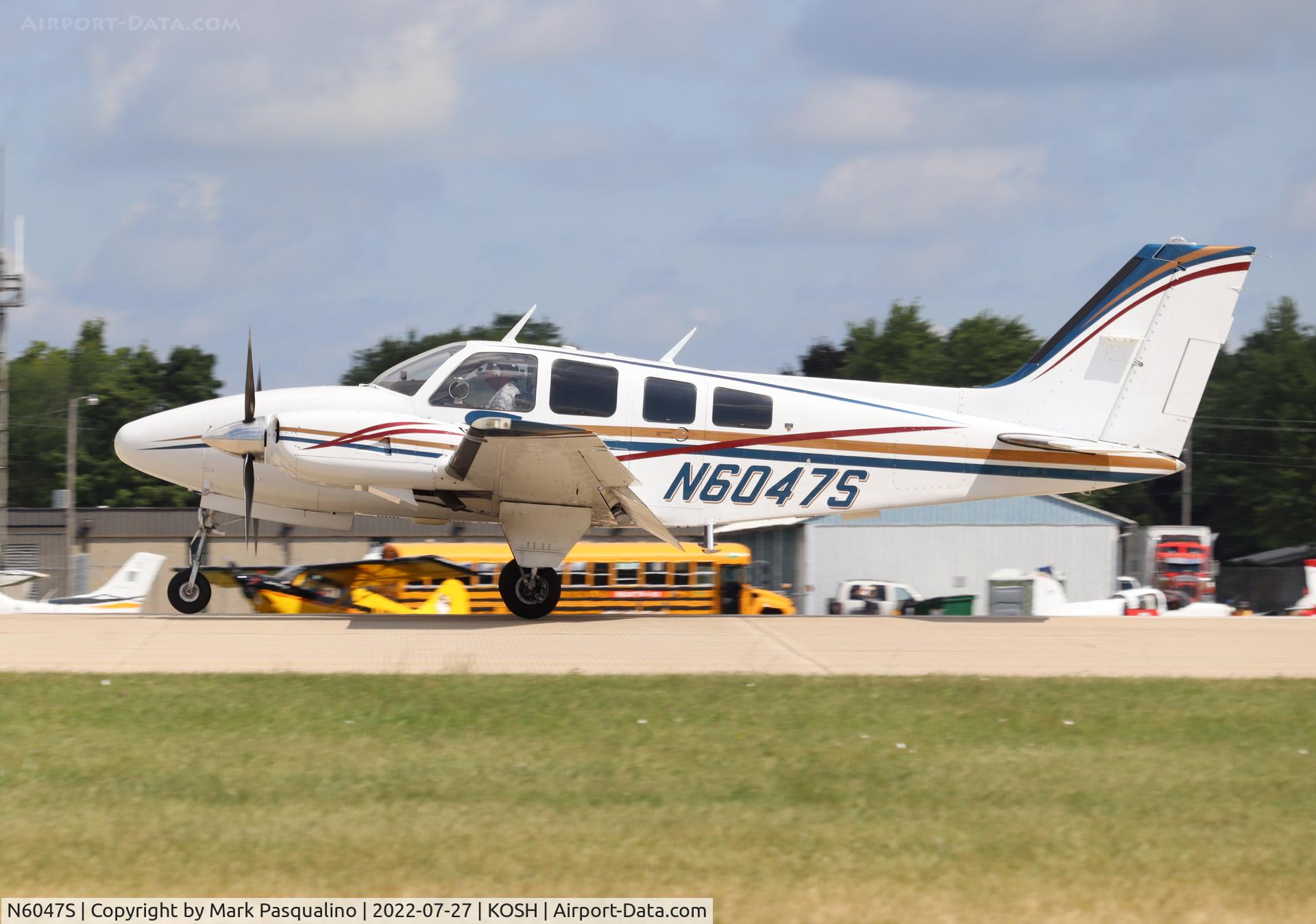 N6047S, 1976 Beech 58P Baron C/N TJ-37, Beech 58P