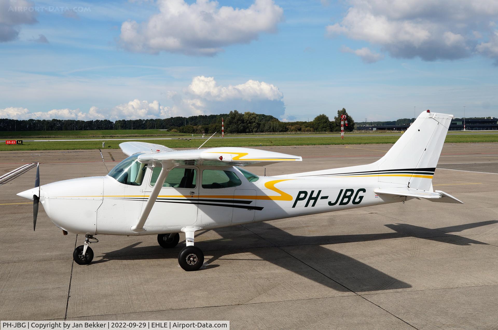 PH-JBG, 1980 Reims F172P C/N 2072, Lelystad Airport