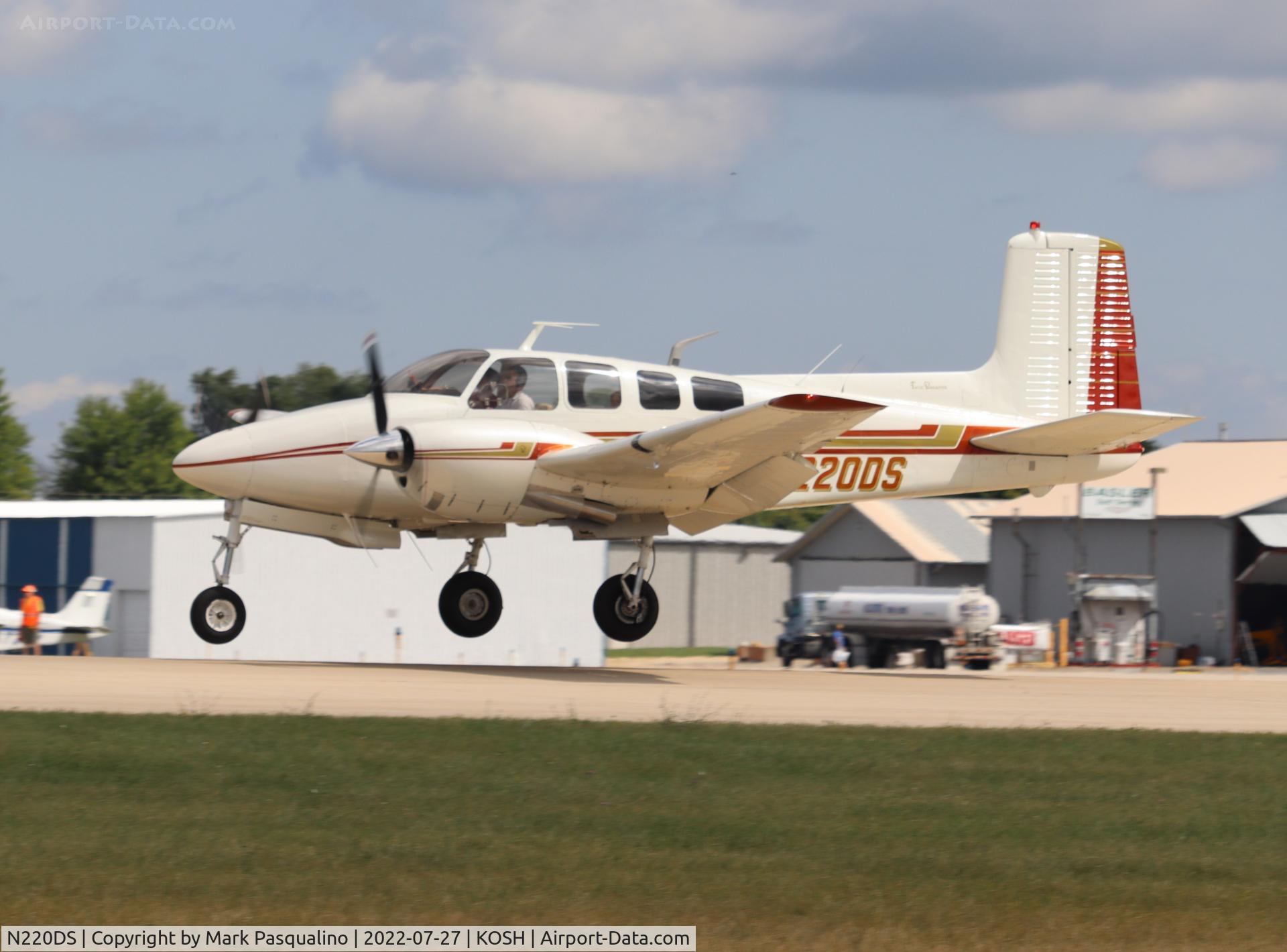 N220DS, 1960 Beech D50C Twin Bonanza C/N DH-271, Beech D50C