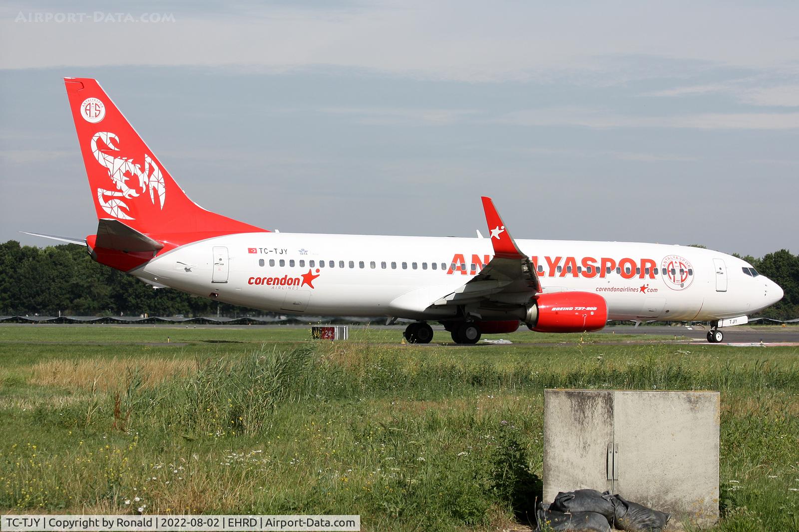 TC-TJY, 2011 Boeing 737-8AS C/N 34991, at 16-hoven