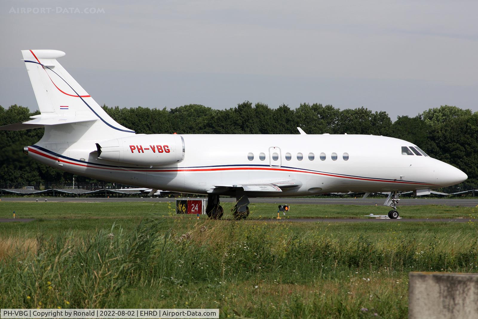 PH-VBG, 2003 Dassault Falcon 2000EX C/N 005, at 16-hoven