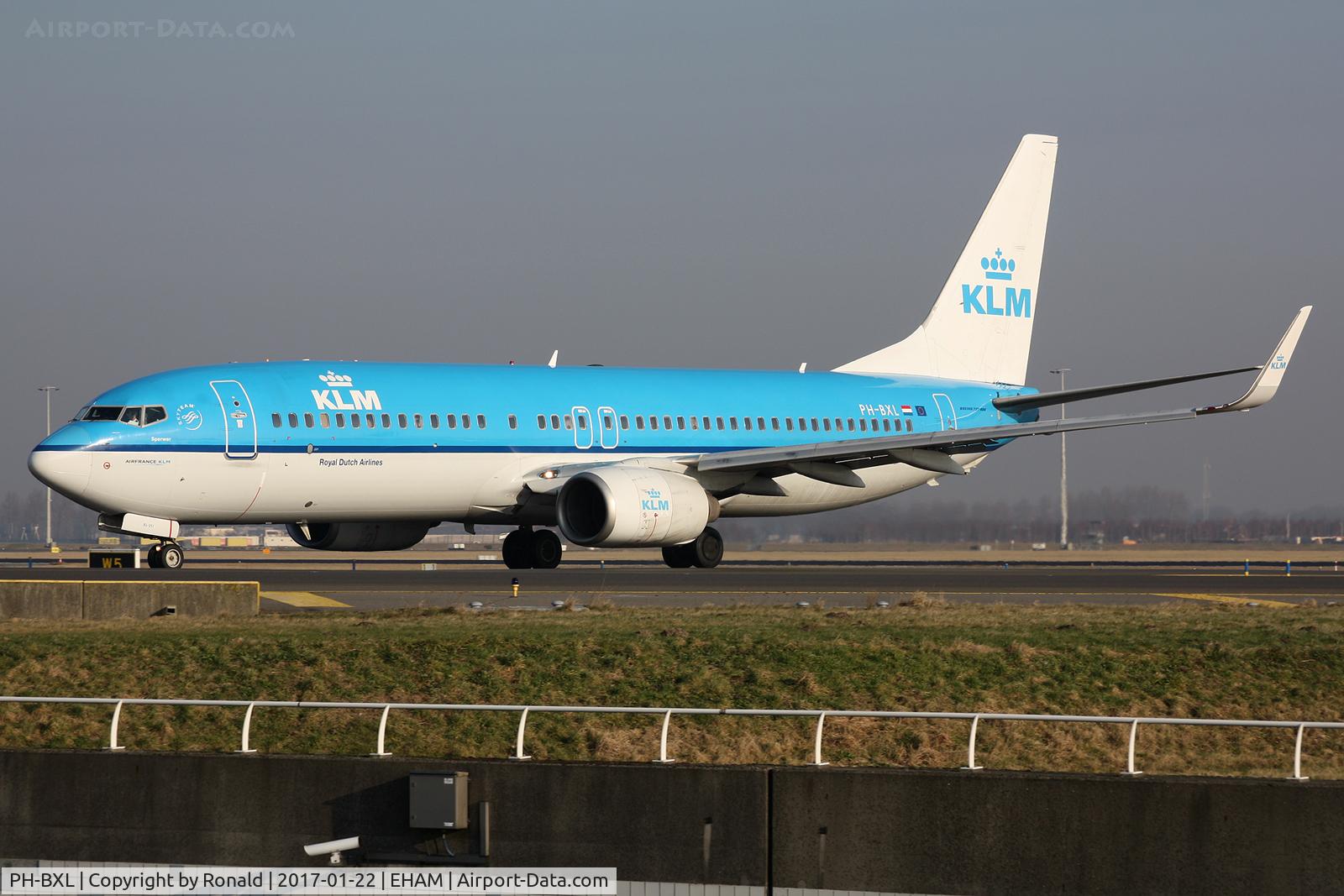 PH-BXL, 2000 Boeing 737-8K2 C/N 30359, at spl