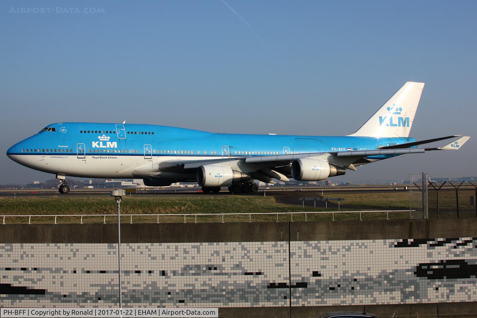 PH-BFF, 1990 Boeing 747-406BC C/N 24202, at spl