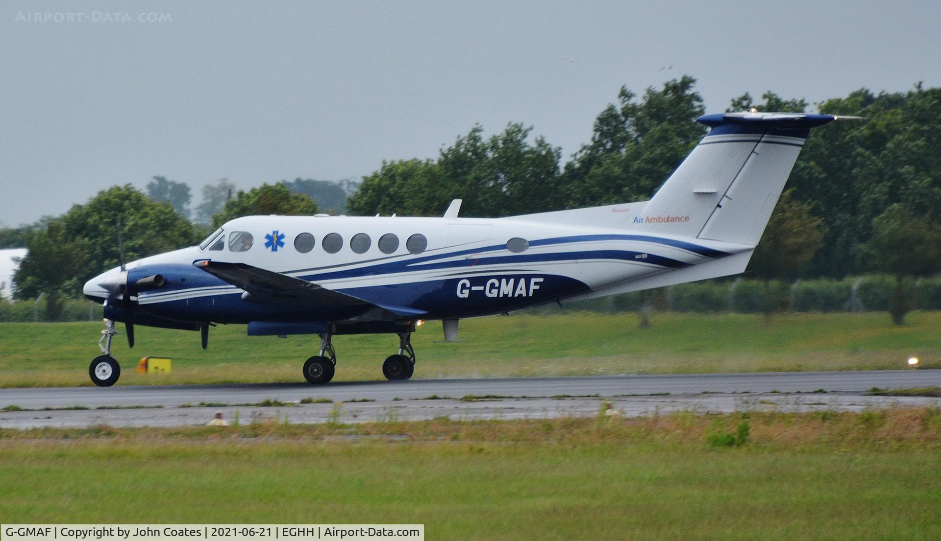 G-GMAF, 1999 Raytheon B200 Super King Air C/N BB-1692, Departing