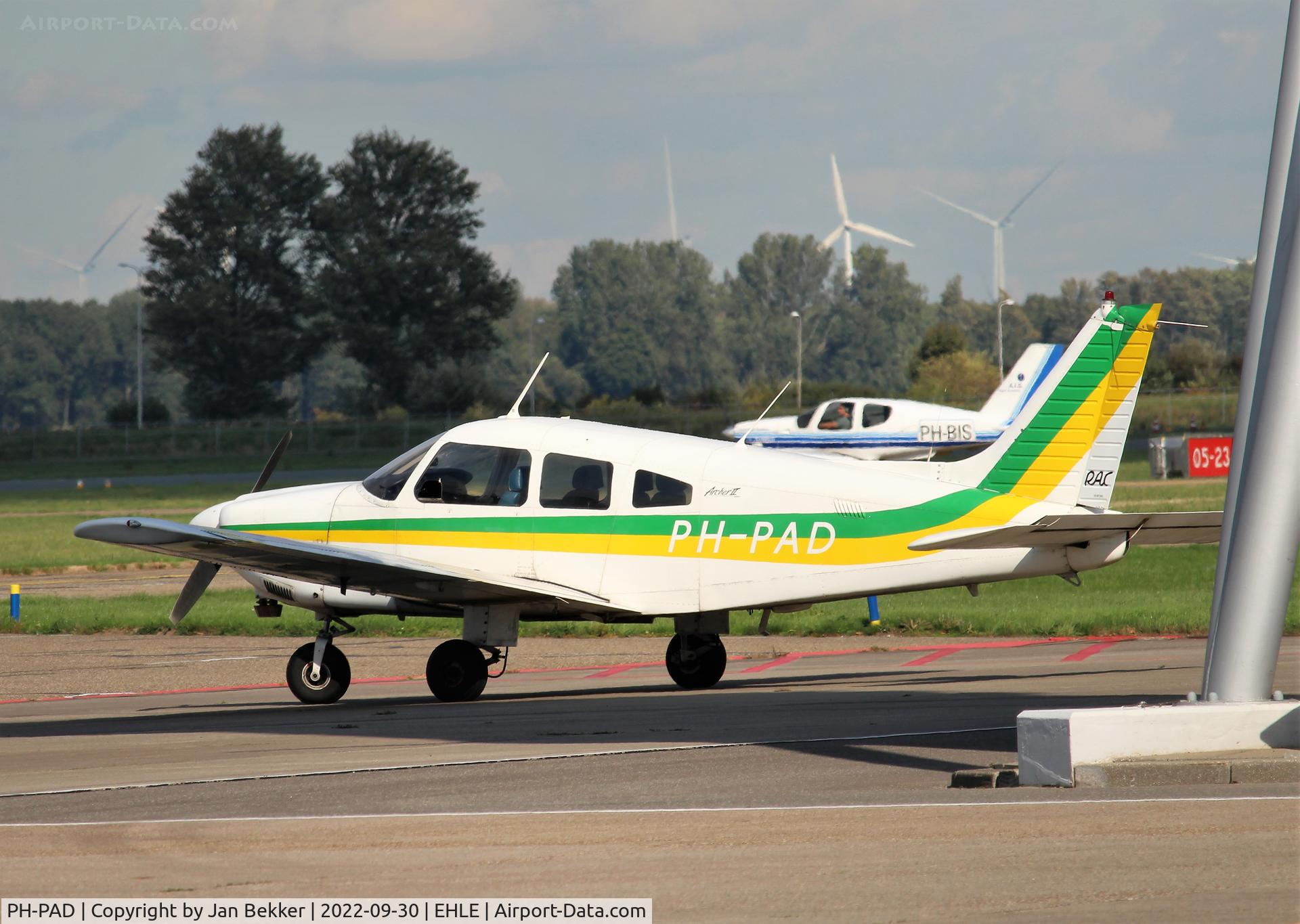 PH-PAD, 1980 Piper PA-28-181 C/N 28-8090316, Lelystad Airport