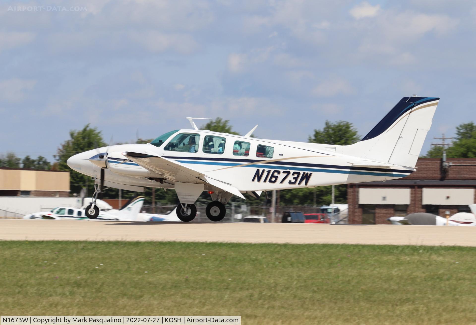 N1673W, 1972 Beech 58 Baron C/N TH-258, Beech 58