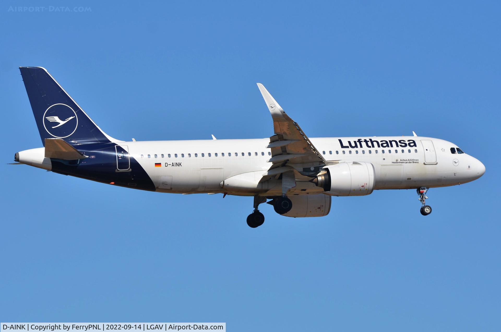 D-AINK, 2018 Airbus A320-271NEO C/N 8249, Lufthansa A320N landing