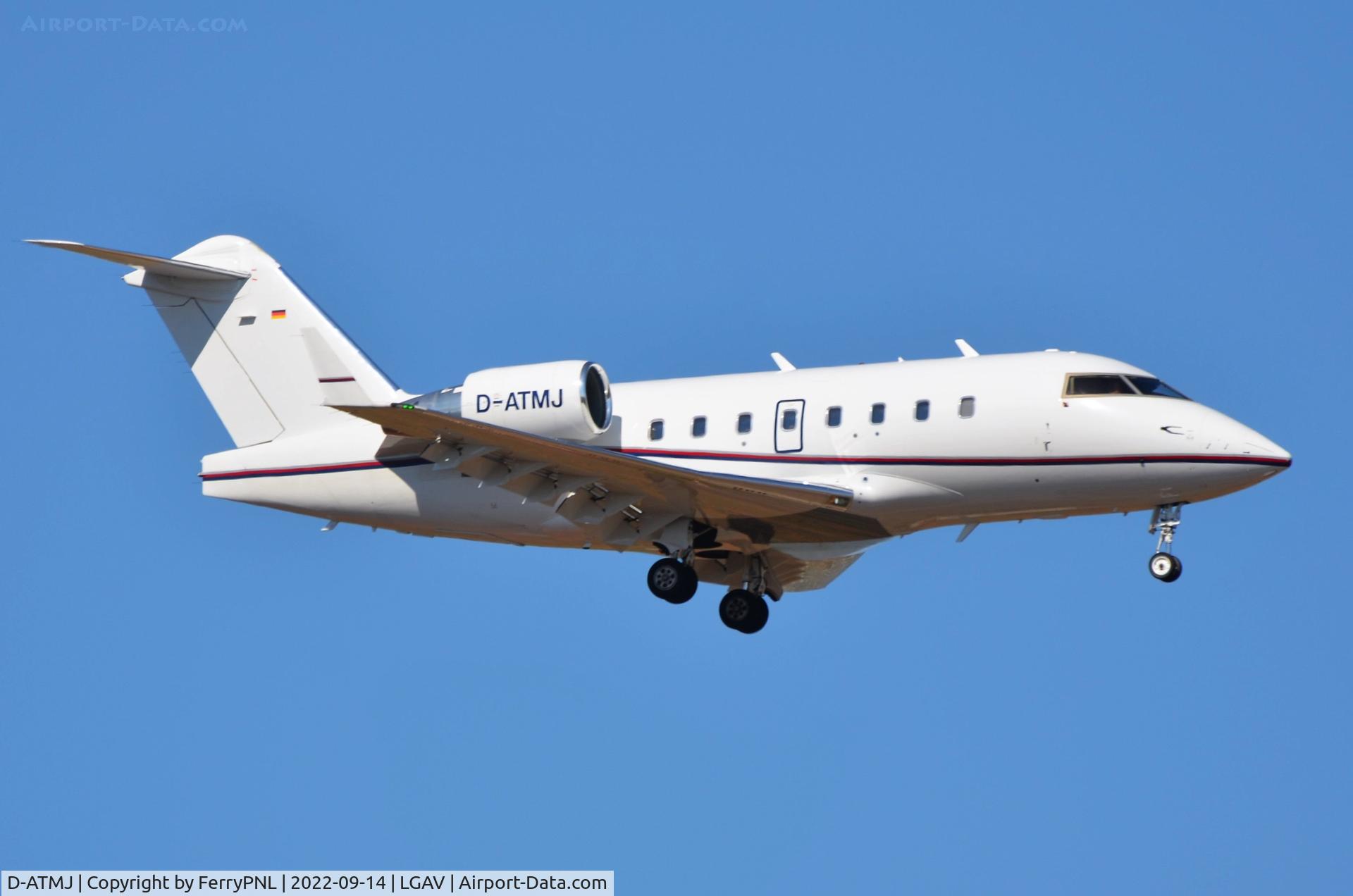 D-ATMJ, 2002 Bombardier Challenger 604 (CL-600-2B16) C/N 5552, Air Independence CL604 landing
