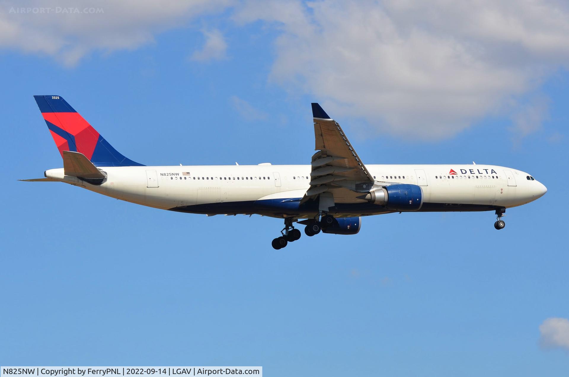 N825NW, 2015 Airbus A330-302 C/N 169, Delta A333