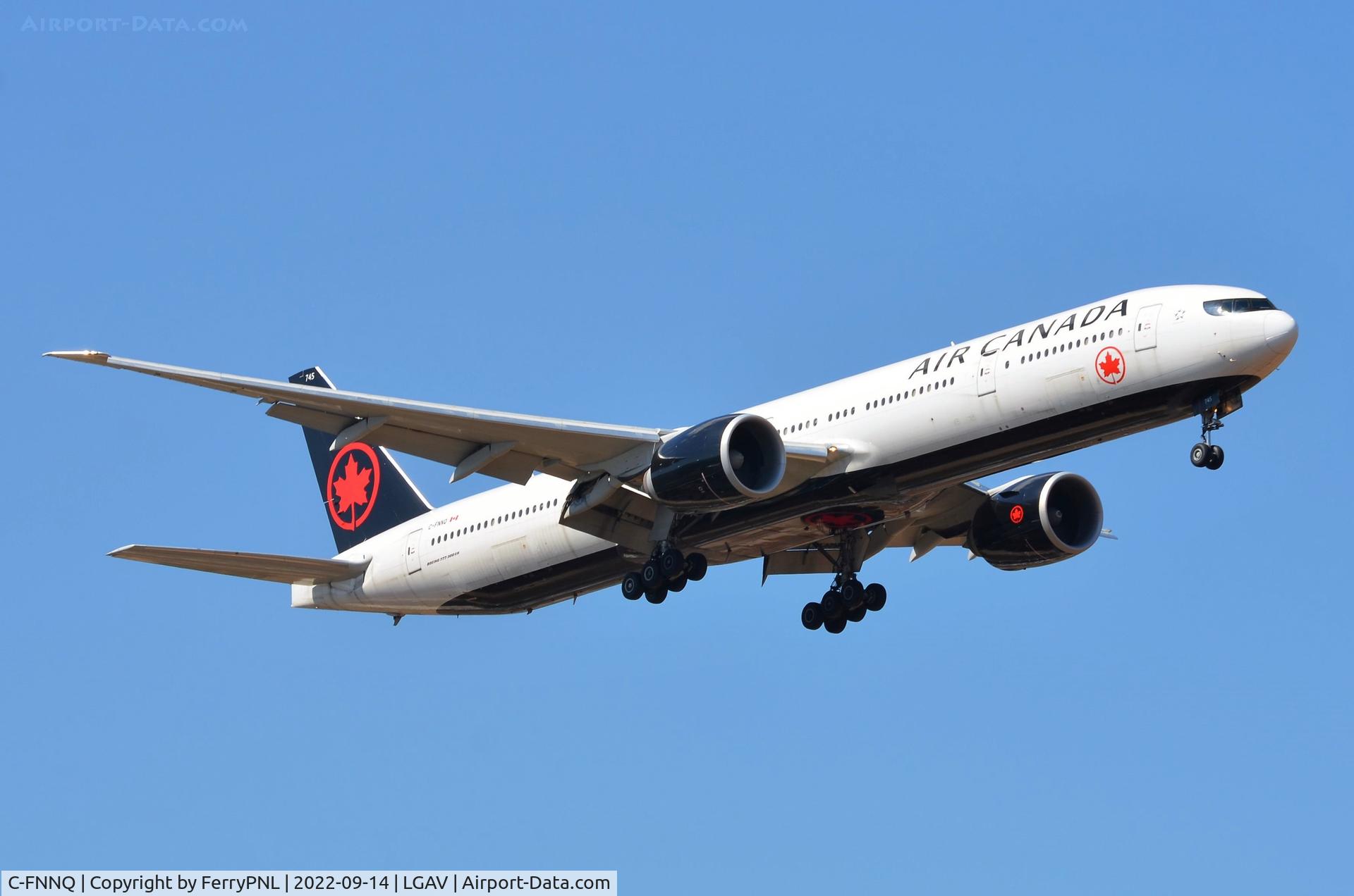 C-FNNQ, 2013 Boeing 777-333/ER C/N 43251, Air Canada B773 on approach