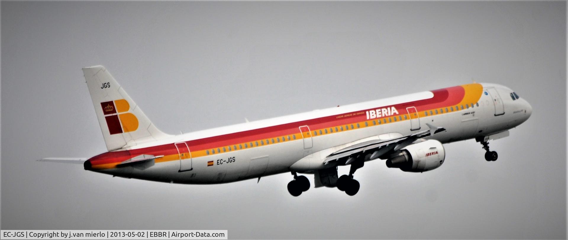 EC-JGS, 2005 Airbus A321-211 C/N 2472, T/O BRU 07R